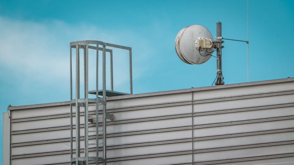 Photo satellite station