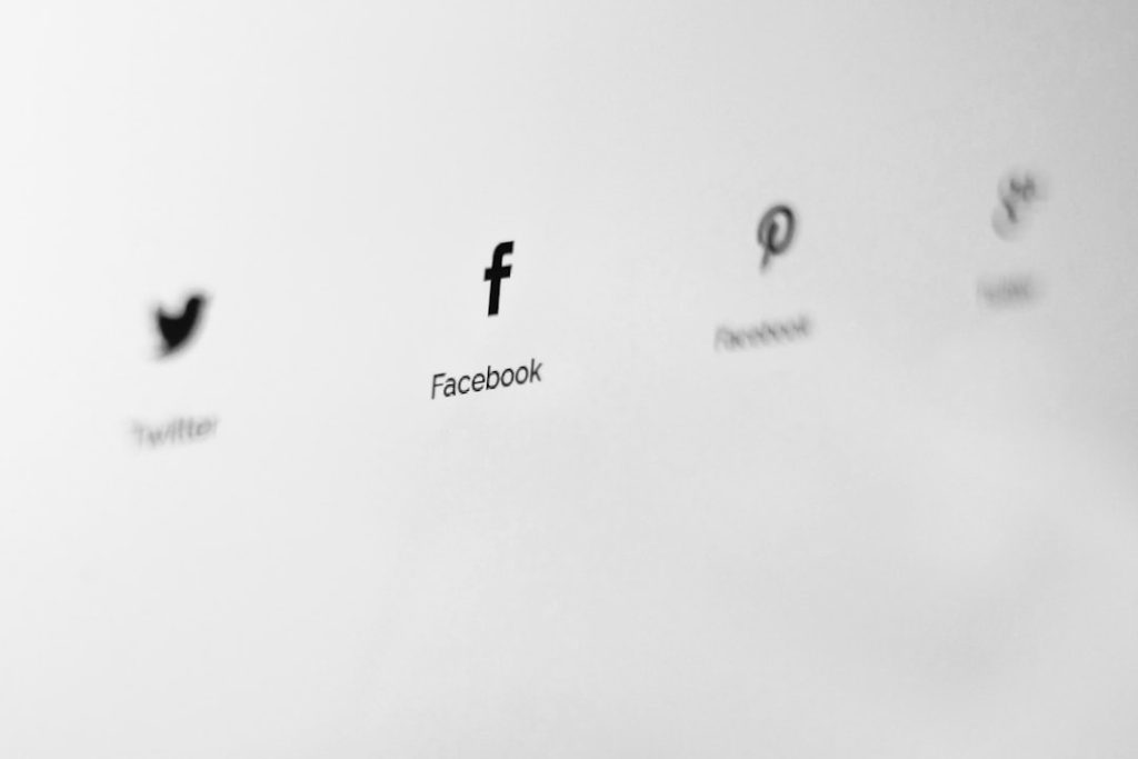 Maximizing ROI with Facebook Ads Photo facebook advertising